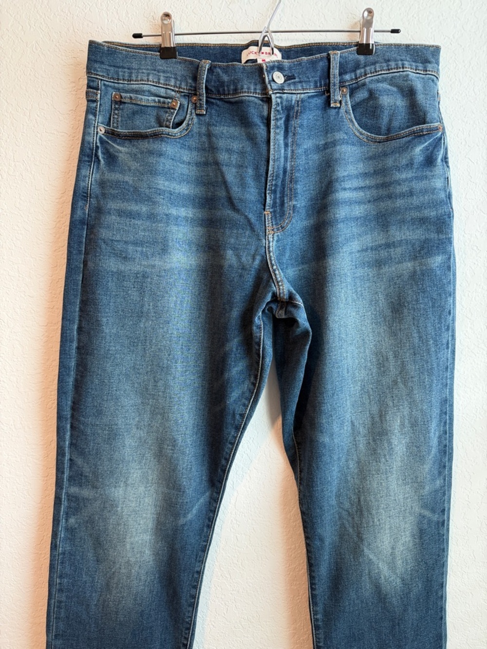 Lucky Brand Men's Blue Athletic Straight Jeans